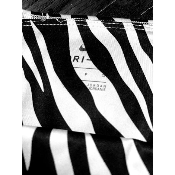 NIKE ZEBRA PRINT BIKER SHORTS Size small - Picture 4 of 6